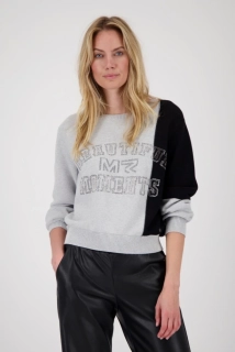 Monari svetr ve stylu "Colour Blocking"